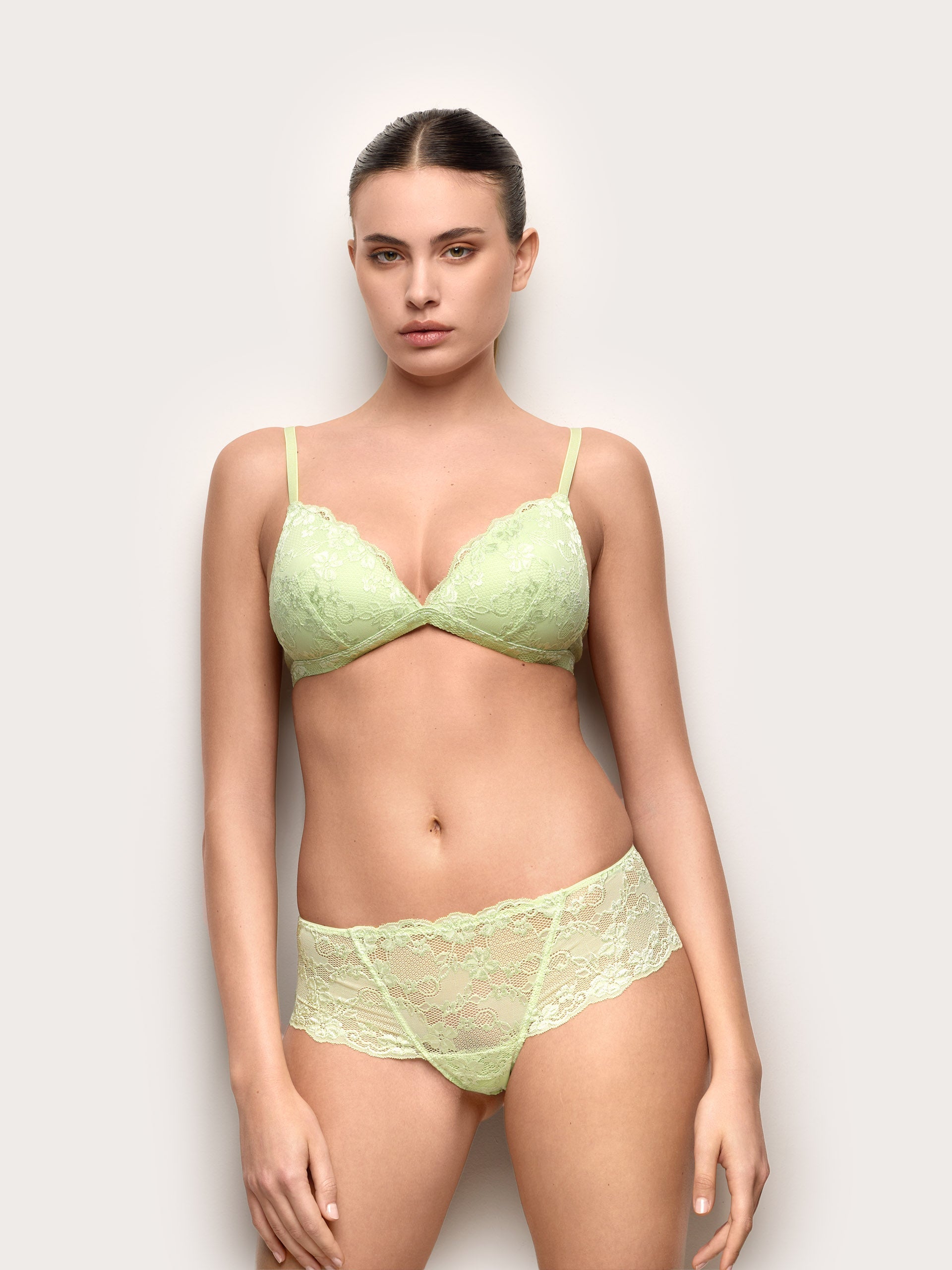 Culotte brasiliana in pizzo e microfibra - Primula Color
