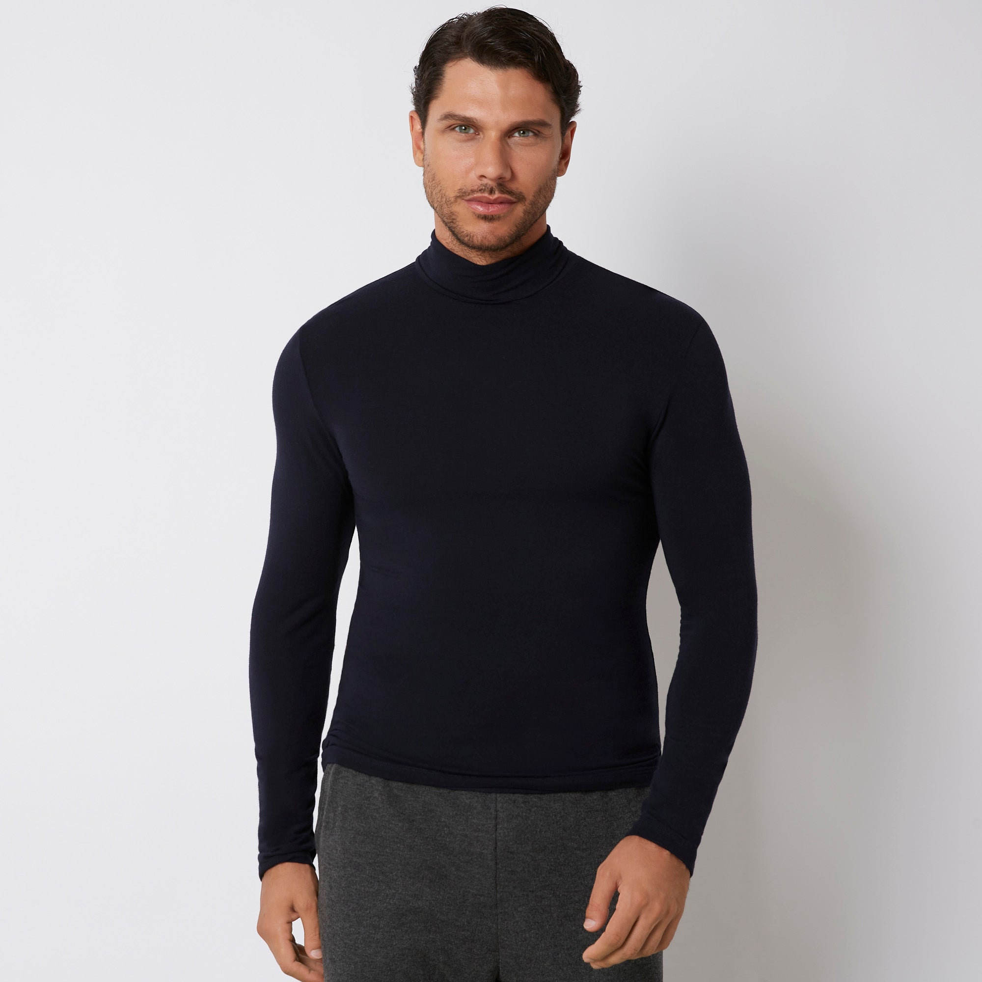 Maglia manica lunga a collo alto Basic con Modal e Cashmere