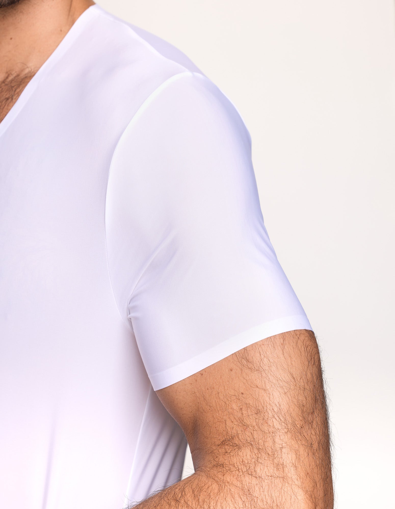Maglia micro-fibra scollo a V Invisible