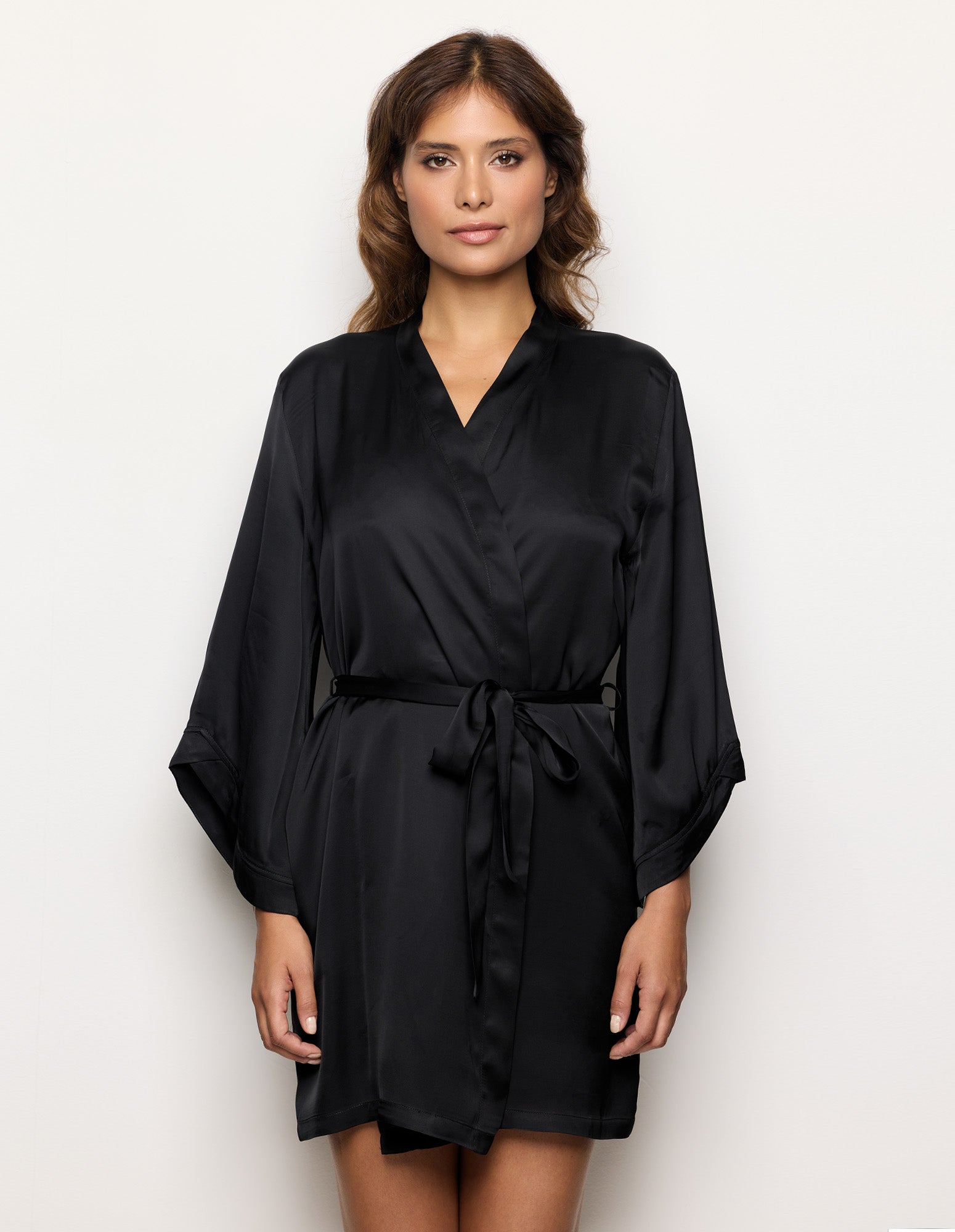 Kimono corto in raso di viscosa Satin Dream